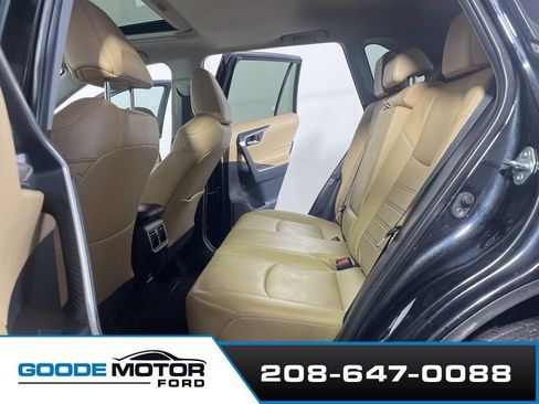 Used 2021 Toyota RAV4 XLE Premium AWD/4WD image 19