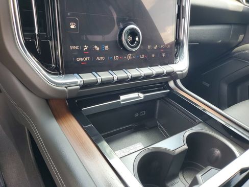 Used 2026 GMC Yukon Denali w/ Sun & Power Step Package AWD/4WD image 22