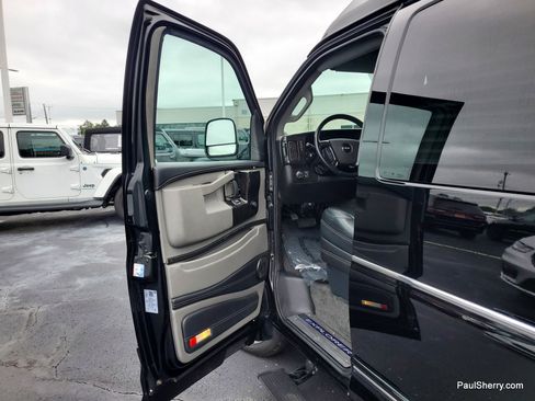 Used 2021 GMC Savana 3500 LS w/ Chrome Appearance Package RWD image 41