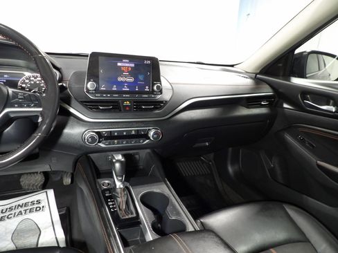 Used 2022 Nissan Altima 2.0 SR image 14