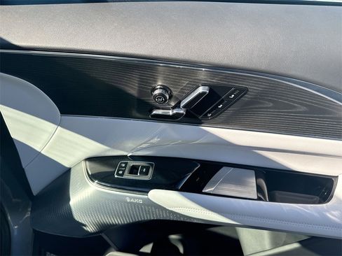 Used 2024 Cadillac Lyriq Luxury image 32