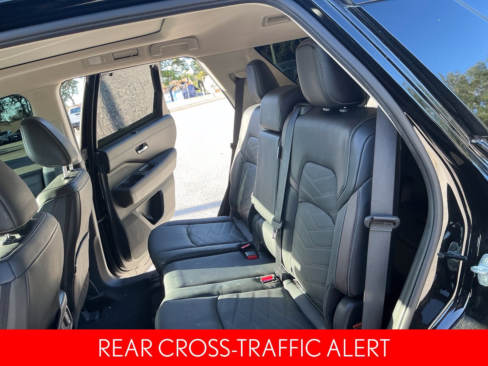 Certified 2024 Nissan Pathfinder Platinum w/ Cargo Package FWD image 14