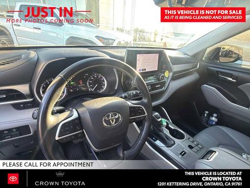 Used 2023 Toyota Highlander XLE FWD image 7