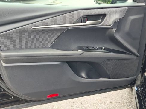 Used 2025 Toyota Camry SE FWD image 12