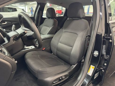Used 2023 Chevrolet Malibu LT FWD image 17
