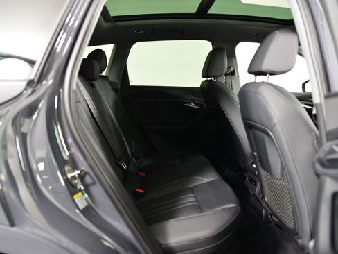 Used 2025 Audi Q6 e-tron Premium w/ Convenience Package image 21