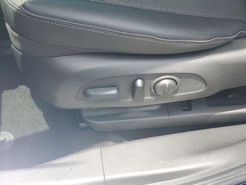 Used 2023 Buick Encore GX Select FWD image 19