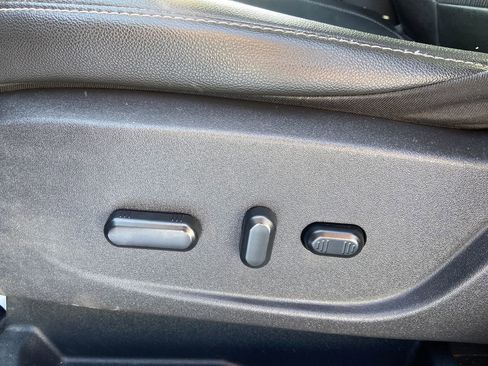 Used 2015 Ford Escape SE w/ SE Chrome Package image 12