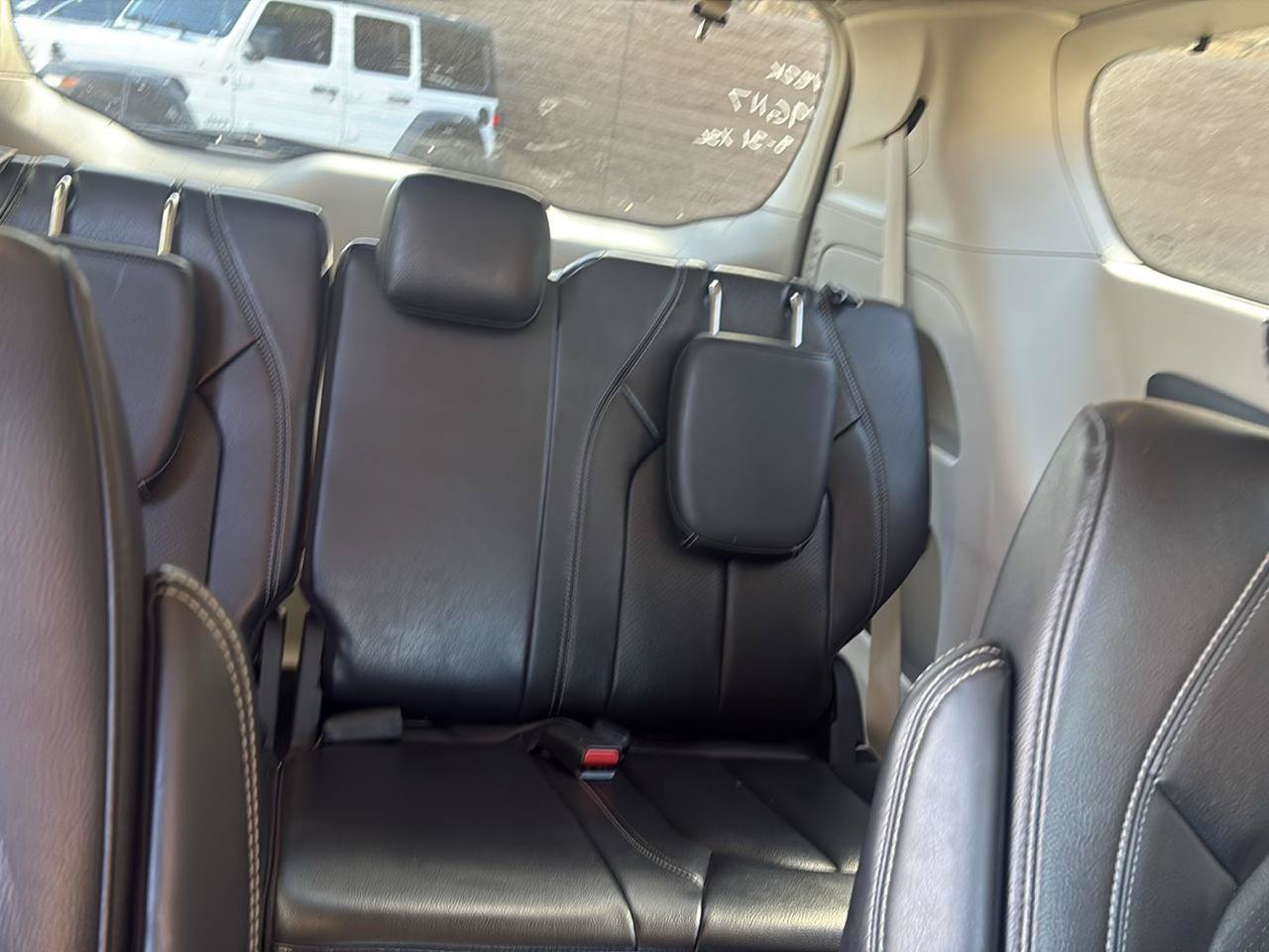 Used 2022 Chrysler Pacifica Touring-L FWD image 13