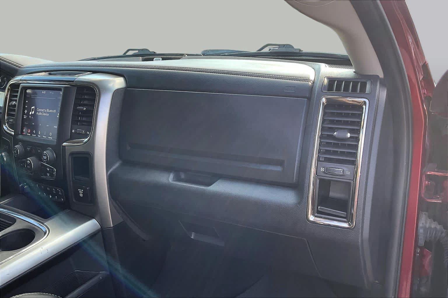 Used 2018 RAM 2500 Laramie w/ Sport Appearance Group AWD/4WD image 18