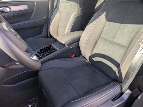 New 2026 Volvo XC40 B5 Ultra w/ Protection Package Premier image 10