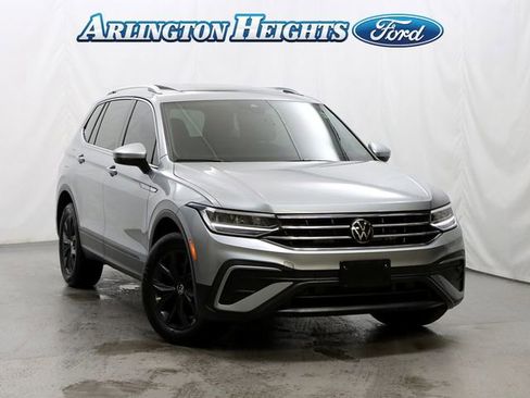 Used 2024 Volkswagen Tiguan SE AWD/4WD image 1