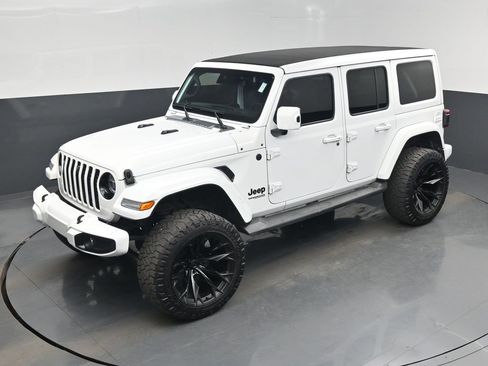 Used 2021 Jeep Wrangler Unlimited Sahara image 40