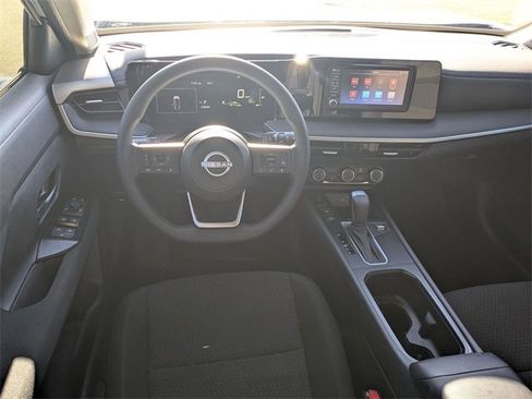 Used 2025 Nissan Kicks S image 27