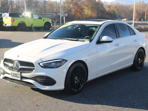 Used 2024 Mercedes-Benz C 300 4MATIC Sedan image 3