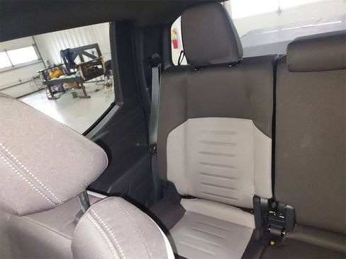 Used 2025 Toyota Tacoma TRD Off-Road image 12