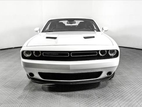 Used 2023 Dodge Challenger SXT RWD image 10