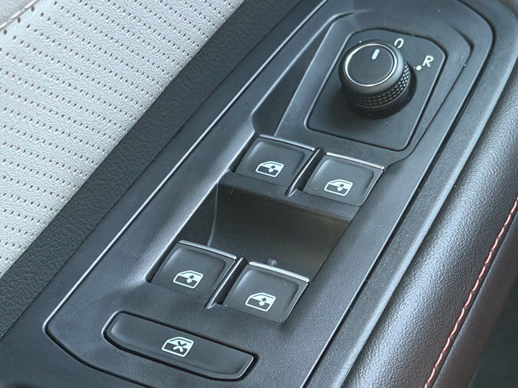 Used 2024 Volkswagen Atlas Peak Edition SEL AWD/4WD image 23