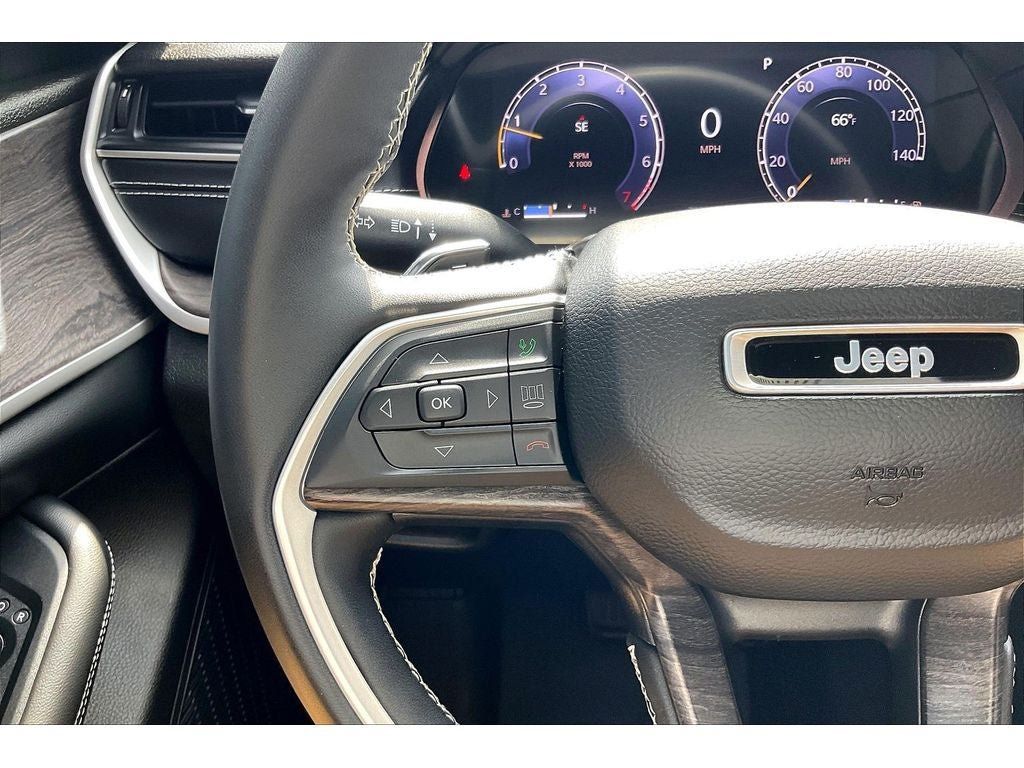 Used 2023 Jeep Grand Cherokee L Limited AWD/4WD image 20