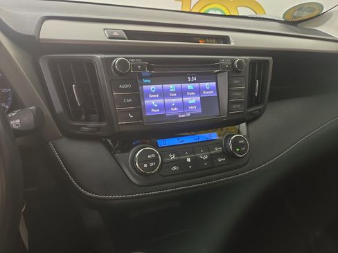 Used 2018 Toyota RAV4 XLE AWD/4WD image 21