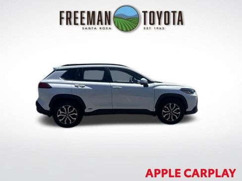 Used 2024 Toyota Corolla Cross AWD Hybrid w/ Moonroof Package image 4