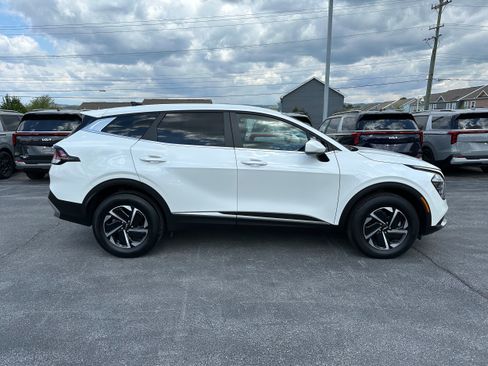 Used 2024 Kia Sportage LX AWD/4WD image 4