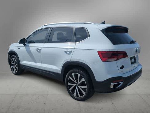 Used 2022 Volkswagen Taos SE AWD/4WD image 6