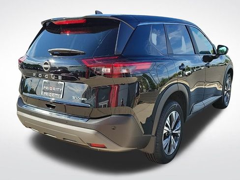 Used 2023 Nissan Rogue SV image 5