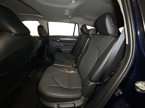New 2026 Toyota Highlander Limited AWD/4WD image 13
