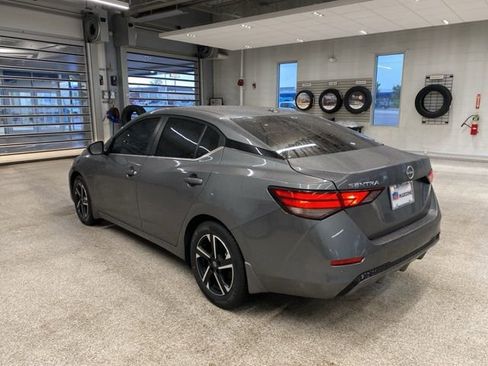 Used 2024 Nissan Sentra SV FWD image 8