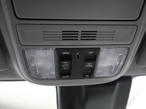 Used 2019 Honda Odyssey EX-L image 17
