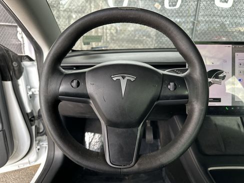 Used 2022 Tesla Model 3 image 11