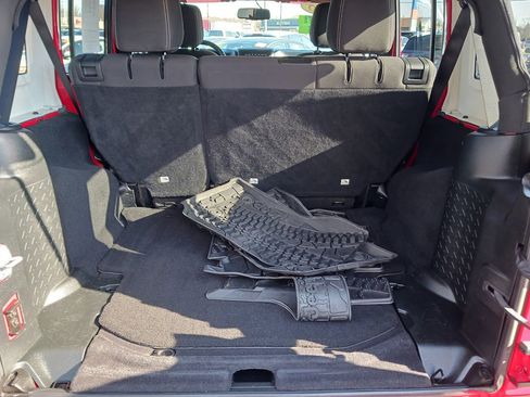 Used 2018 Jeep Wrangler Unlimited Sahara w/ Connectivity Group image 14