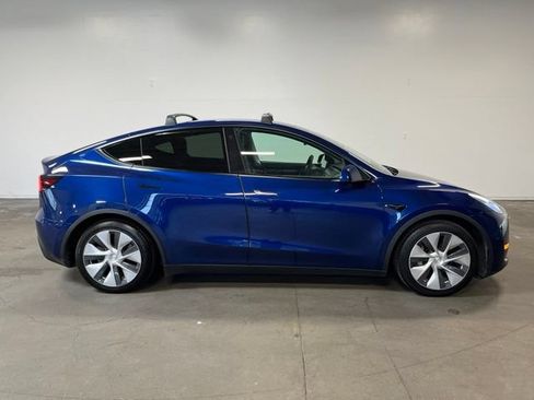 Used 2021 Tesla Model Y Long Range AWD/4WD image 2