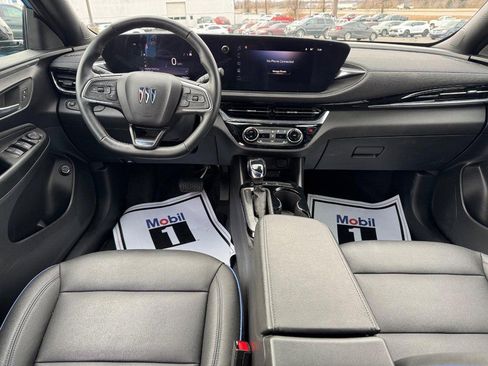 Used 2025 Buick Envista Sport Touring w/ Convenience I Package image 11