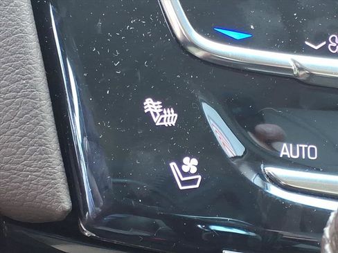 Used 2016 Cadillac XTS Premium image 12