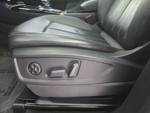 Used 2023 Audi Q5 2.0T Premium w/ Convenience Package image 27