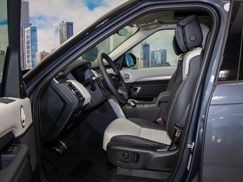 Certified 2025 Land Rover Discovery Dynamic SE image 20