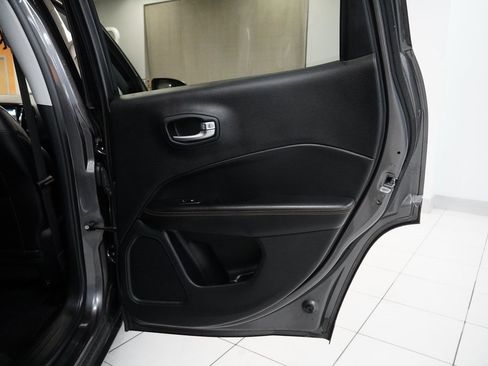 Used 2018 Jeep Compass Limited w/ Navigation Group image 25