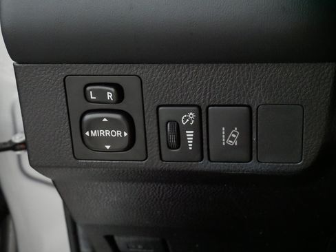 Used 2018 Toyota RAV4 Limited w/ Protection Package AWD/4WD image 27