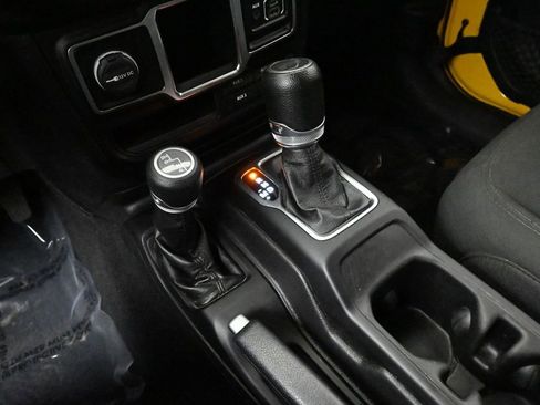 Used 2021 Jeep Wrangler Unlimited Sport AWD/4WD image 31