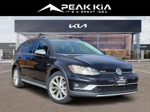 Used 2018 Volkswagen Golf Alltrack S image 1