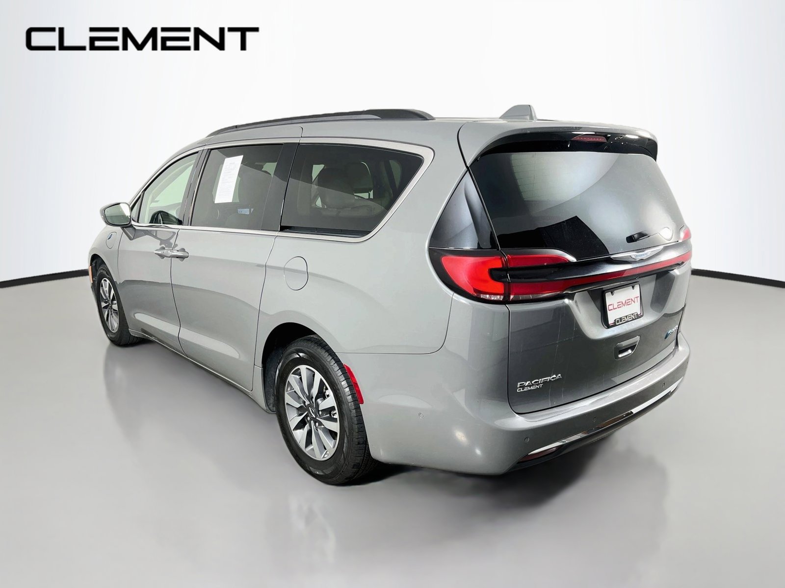 Used 2021 Chrysler Pacifica Touring-L FWD image 8