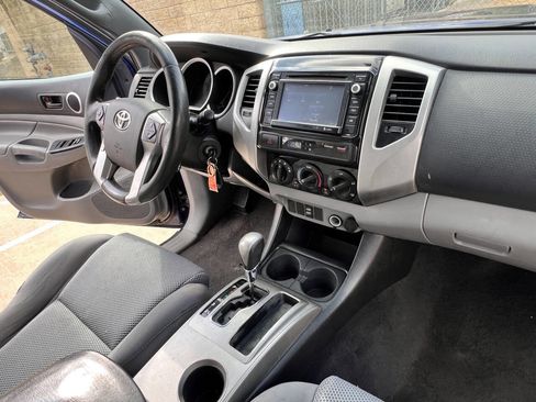 Used 2014 Toyota Tacoma PreRunner image 23