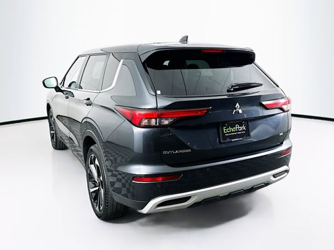 Used 2024 Mitsubishi Outlander SE image 5