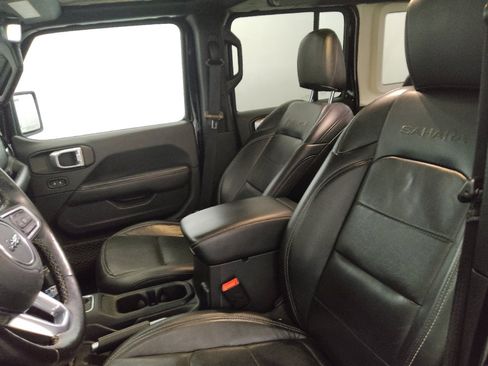 Used 2019 Jeep Wrangler Unlimited Sahara AWD/4WD image 17