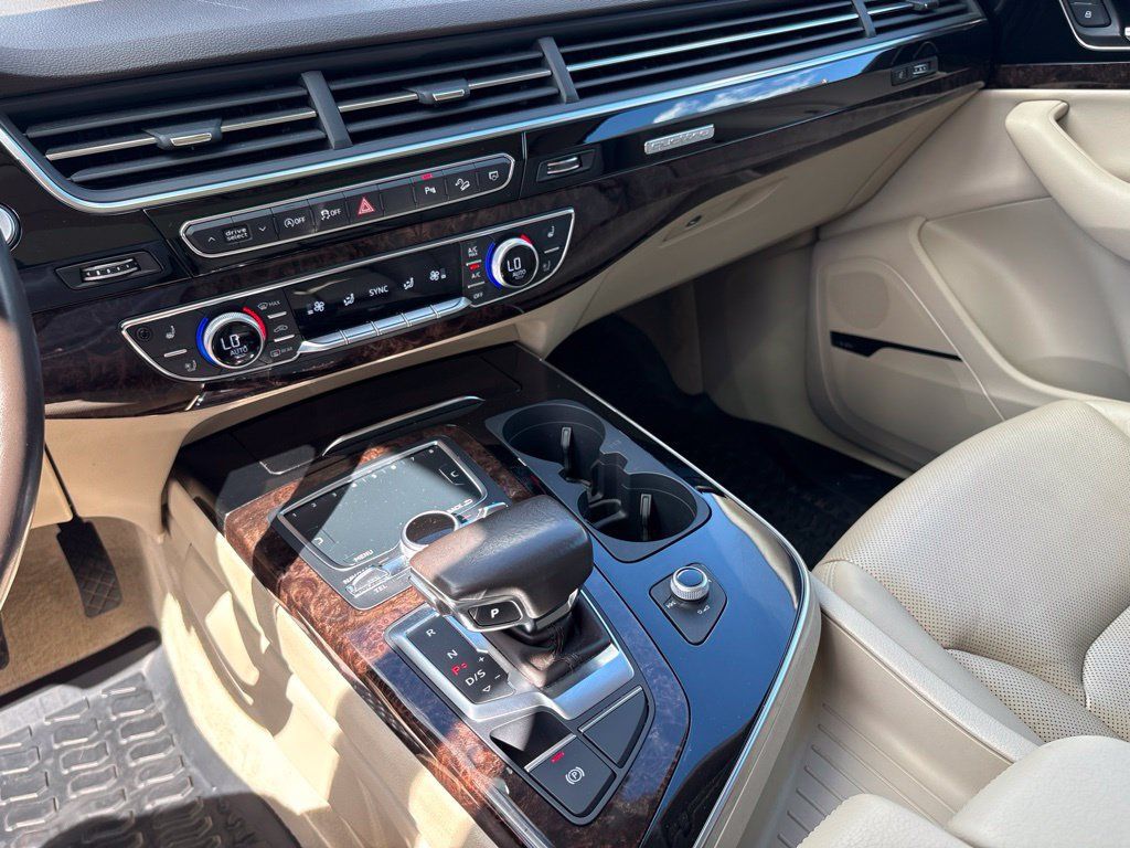 Used 2018 Audi Q7 3.0T Prestige w/ Prestige Package AWD/4WD image 22