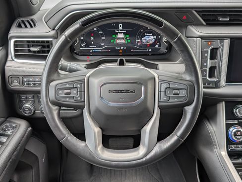 Used 2023 GMC Yukon XL Denali w/ Denali Reserve Package AWD/4WD image 25