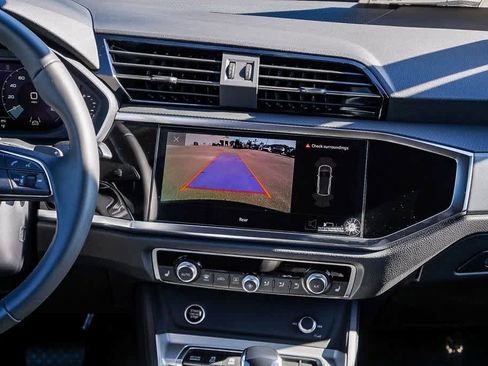 New 2025 Audi Q3 2.0T Premium image 13