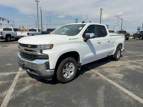 Used 2020 Chevrolet Silverado 1500 LT w/ Convenience Package AWD/4WD image 4